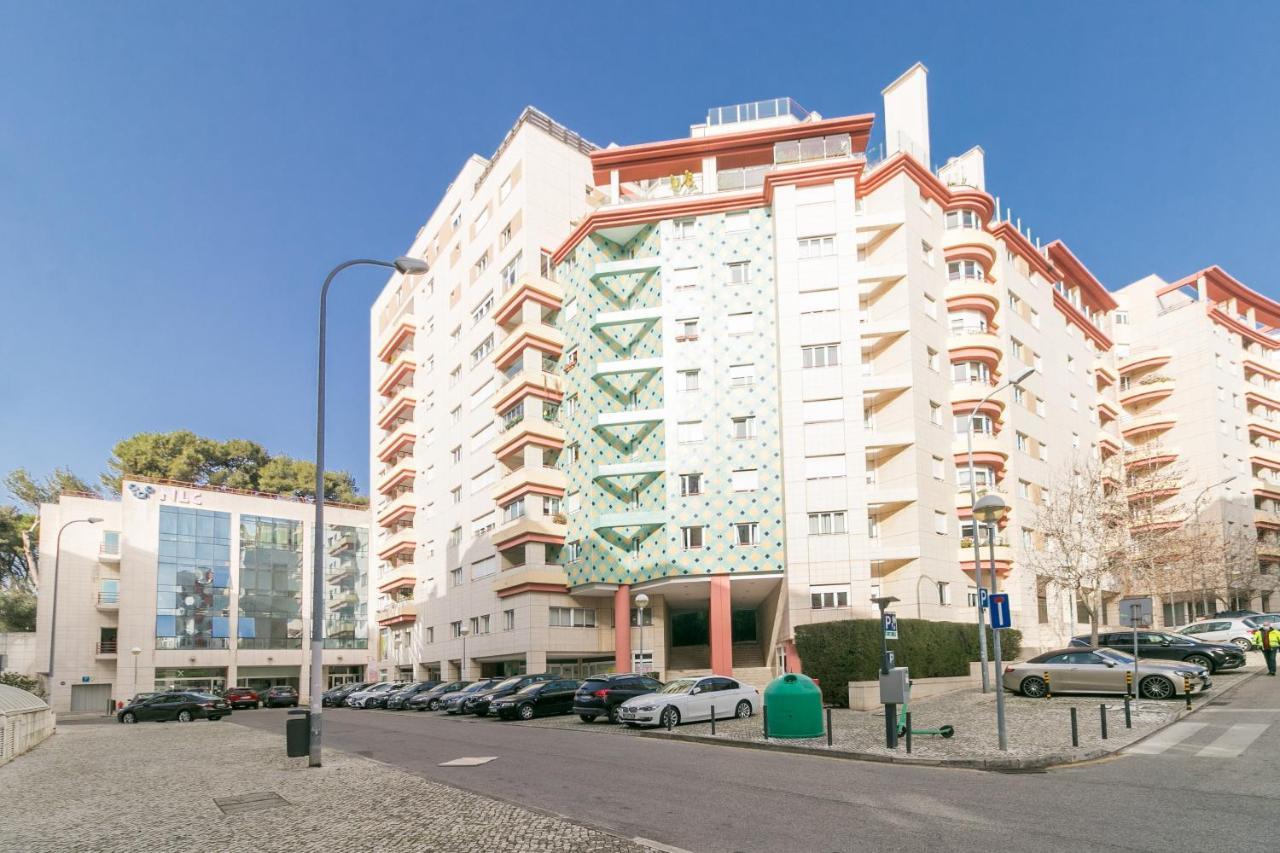 דירות ליסבון Premium Flat In Upscale Area, Balcony, Parking מראה חיצוני תמונה